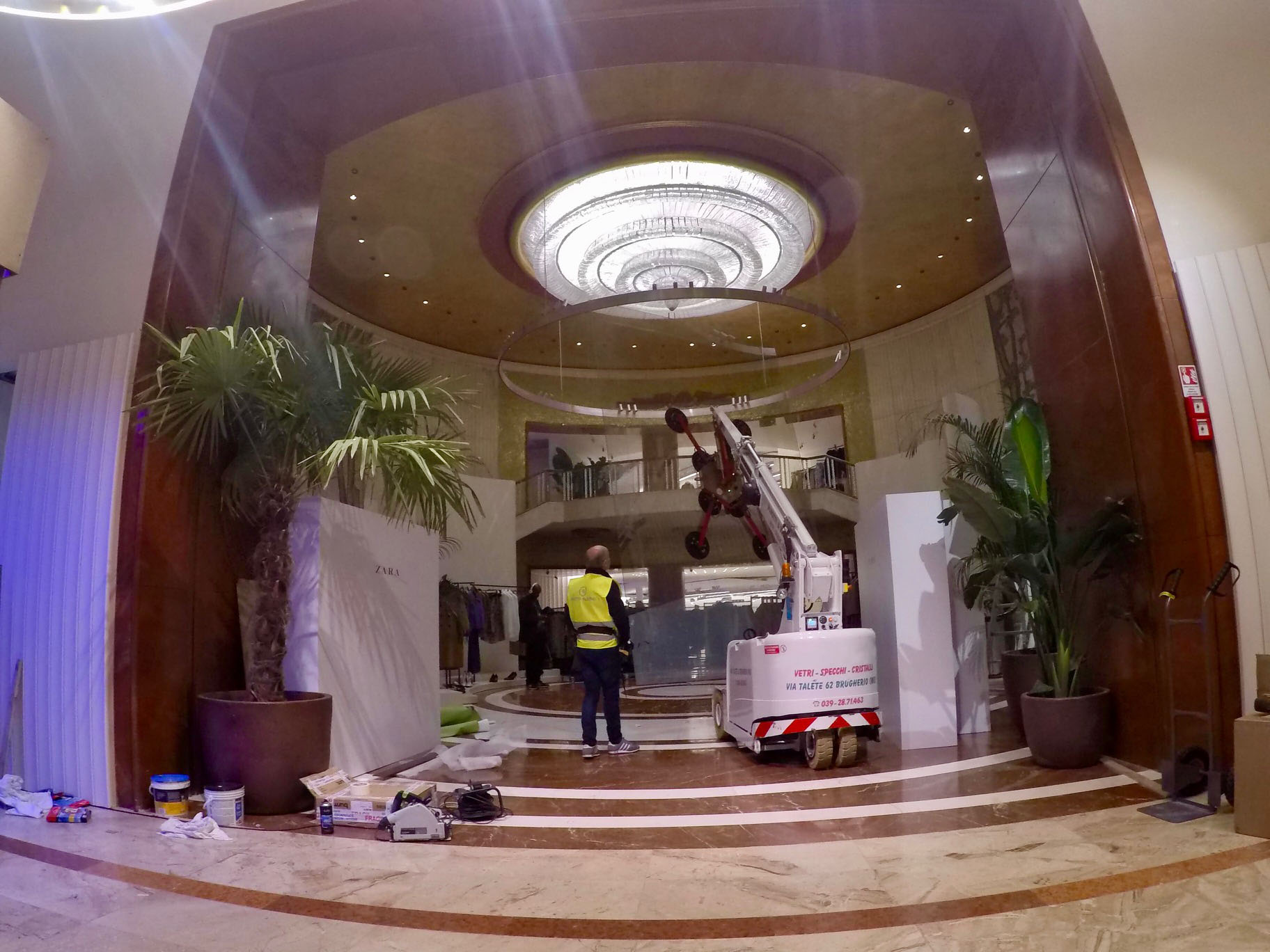 installazione Vetrine Negozi Montecarlo
