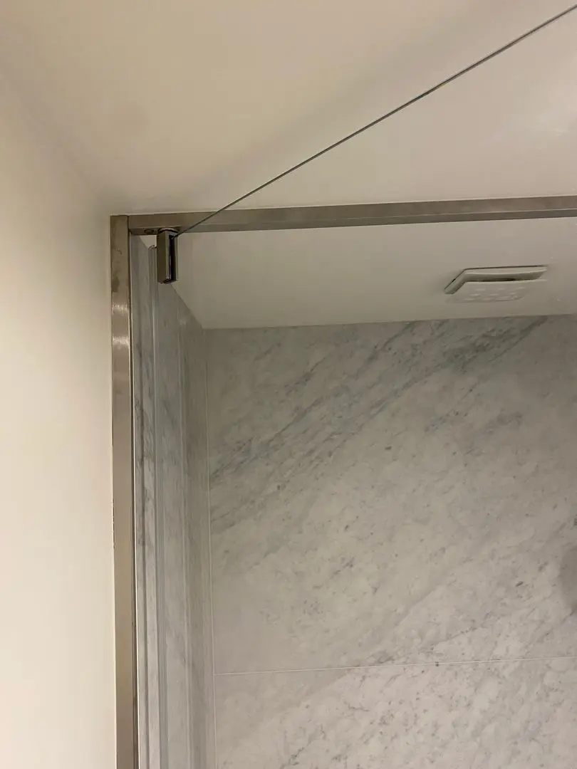 Cerniera superiore per box doccia in vetro pivot