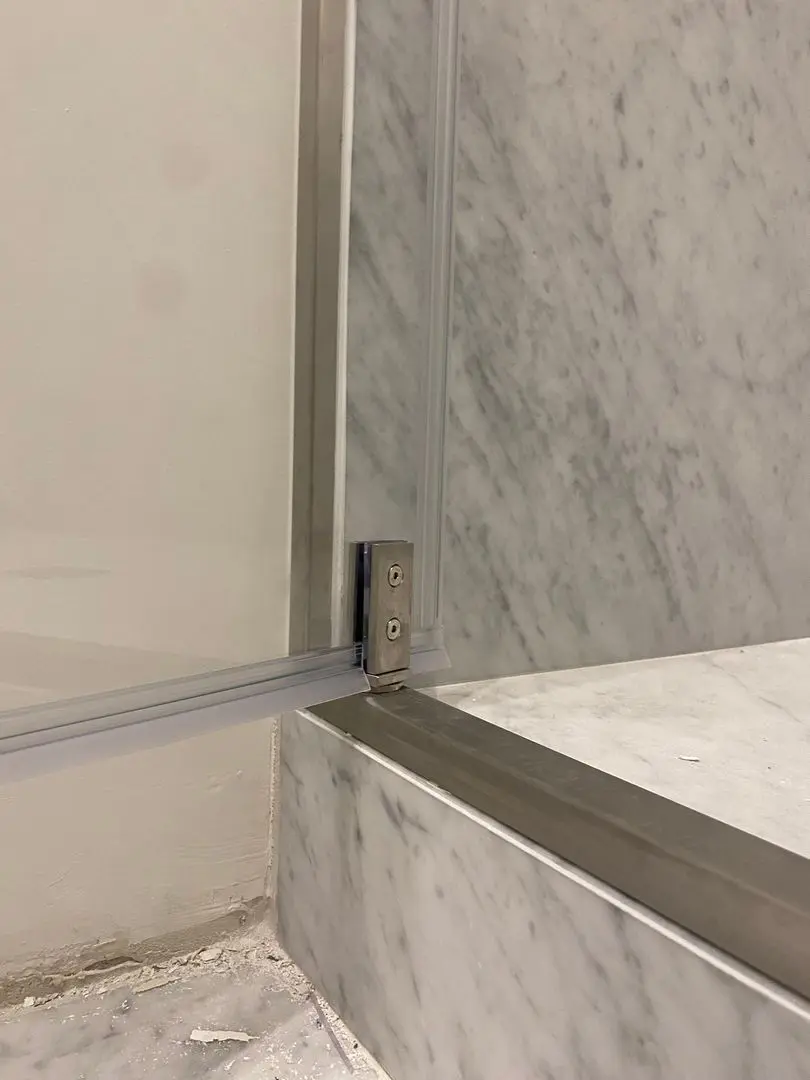Cabina doccia modello pivot cerniera